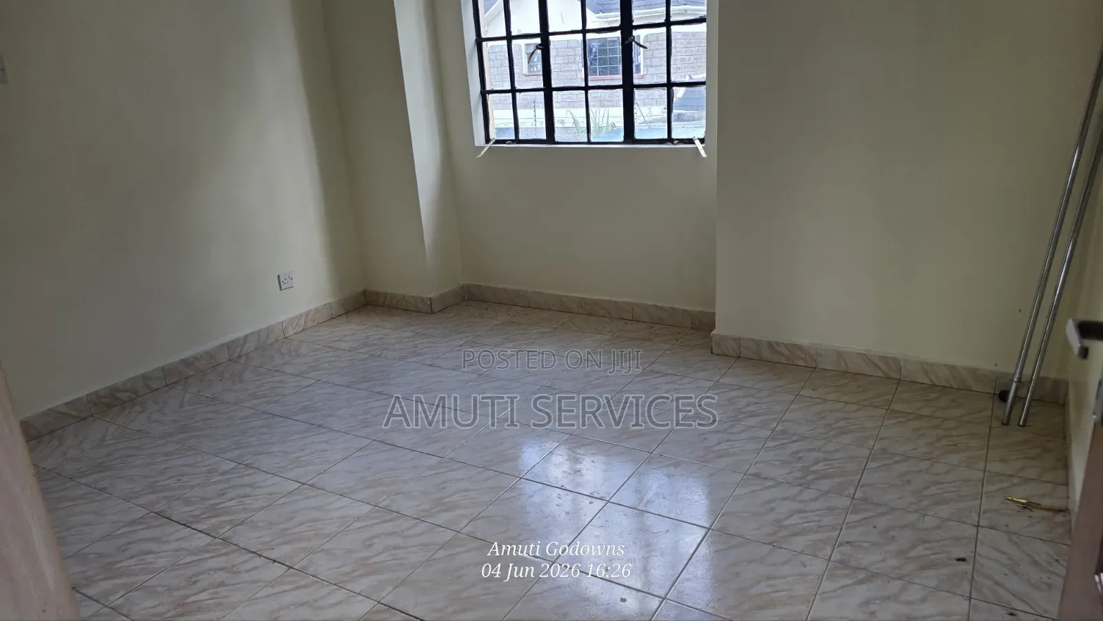 4bdrm Maisonette in Kings Gateway Estate for sale