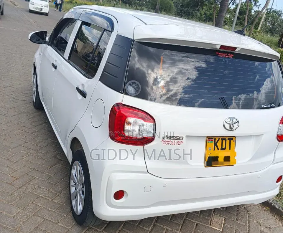 Toyota Passo 1.0 FWD 2018 White