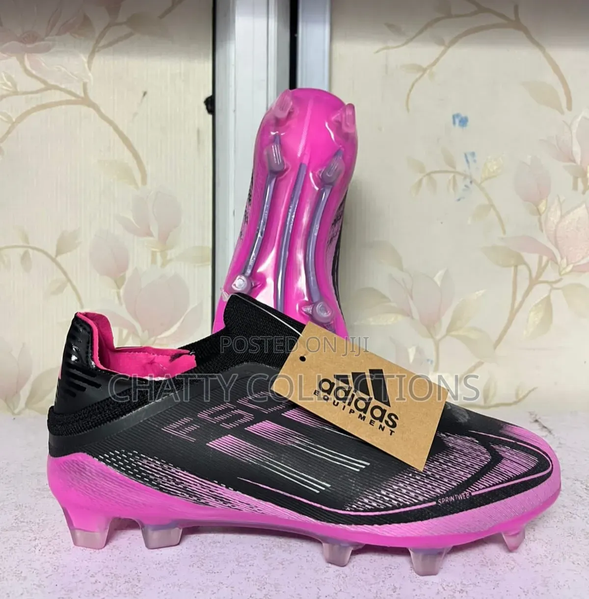 Adidas F50 Black and Pink Football Boots
Sizes 37 to 42