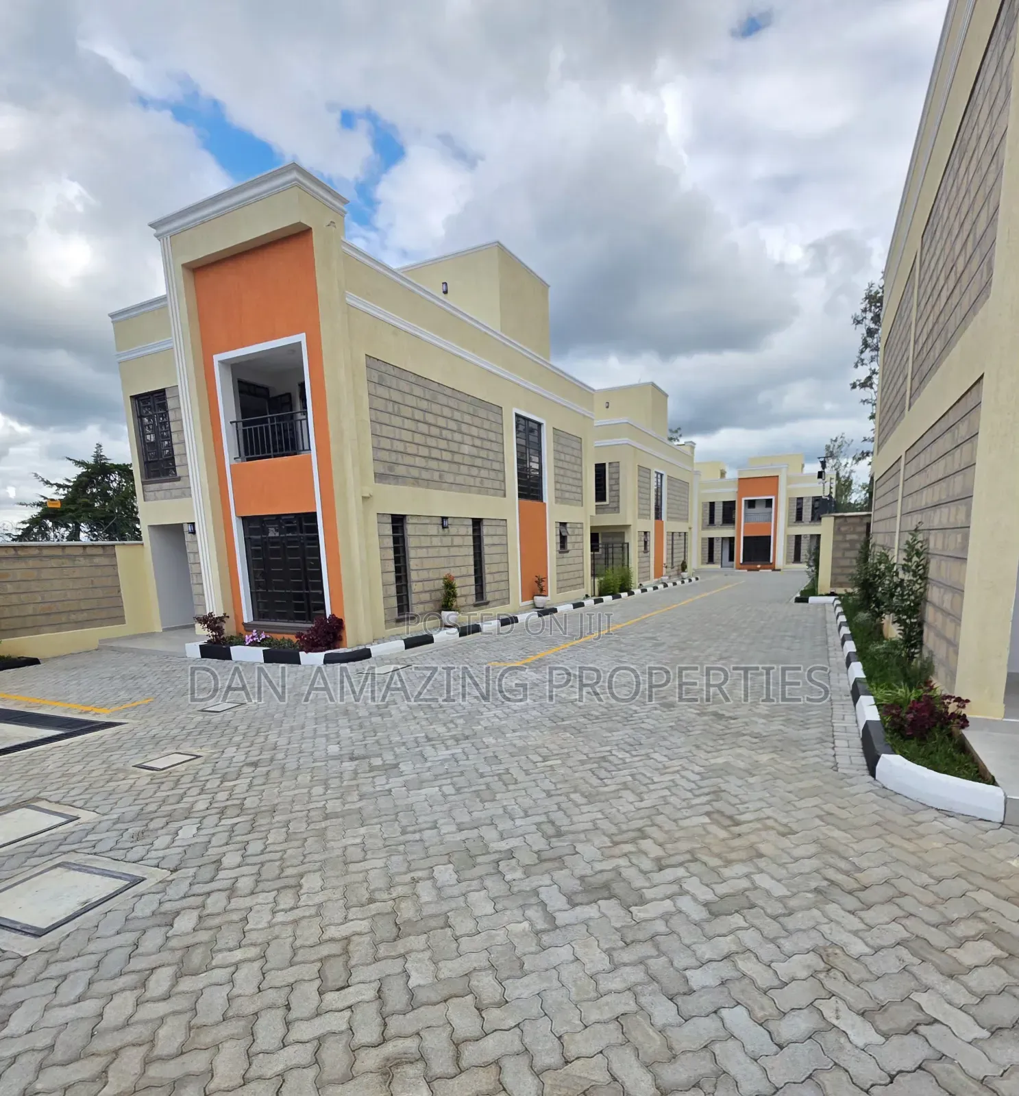 3bdrm Townhouse/Terrace in Gikambura, Karai for sale