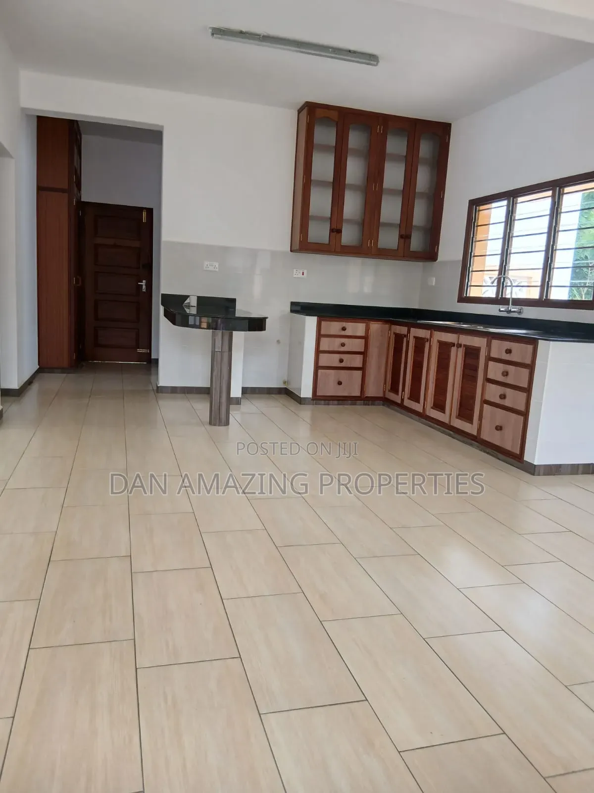 3bdrm Villa in Diani On 1/4 Acre for sale