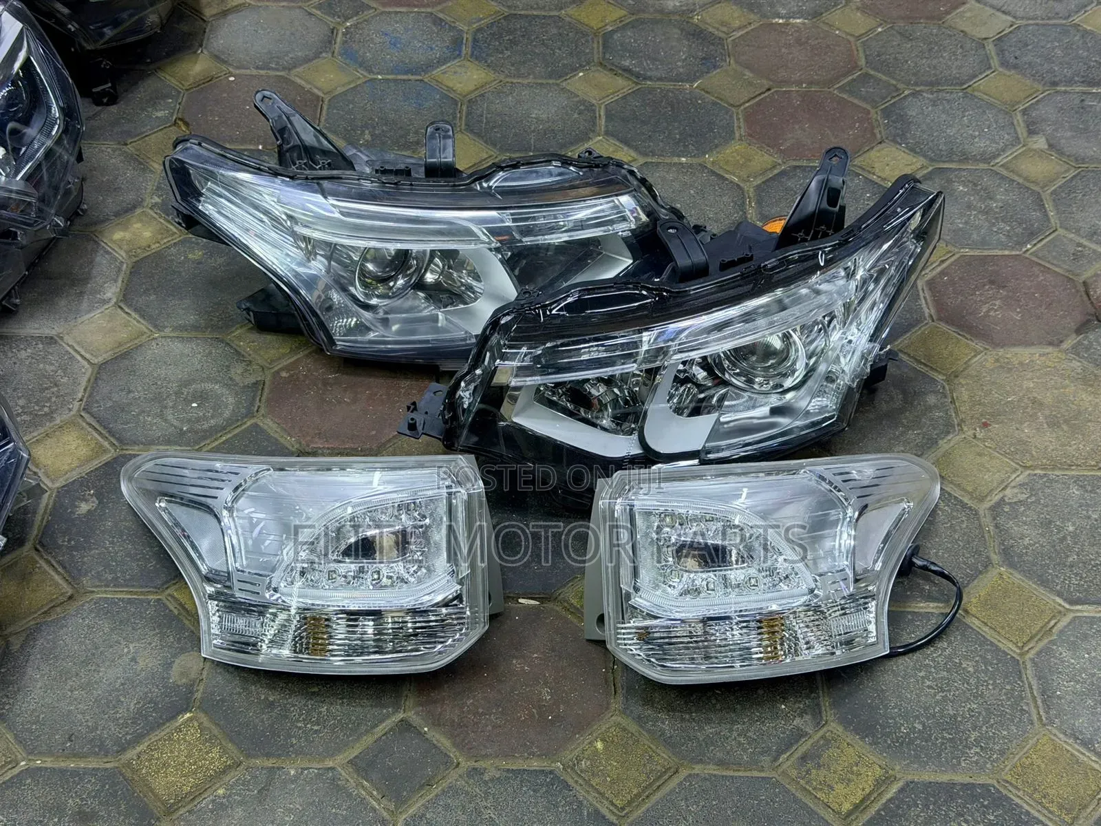 Mitsubishi Outlander Headlights, Tailights