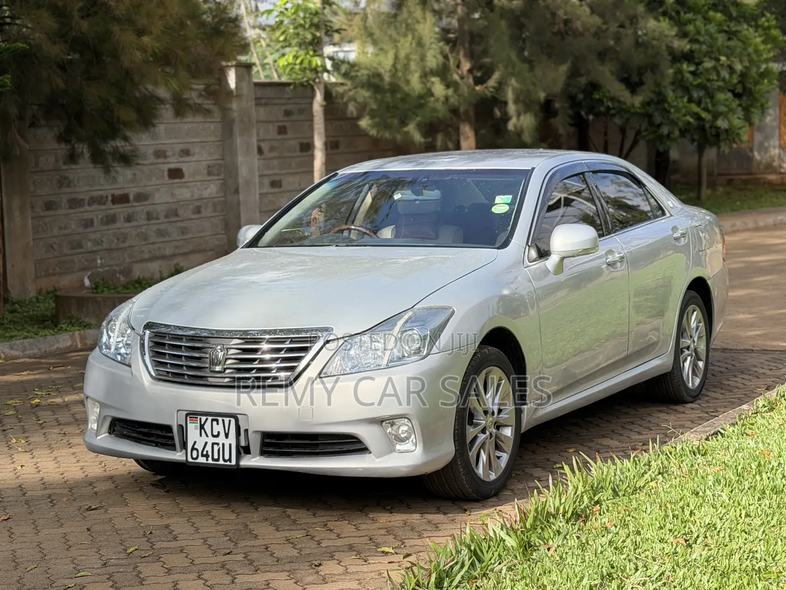 Toyota Crown 2012 Silver