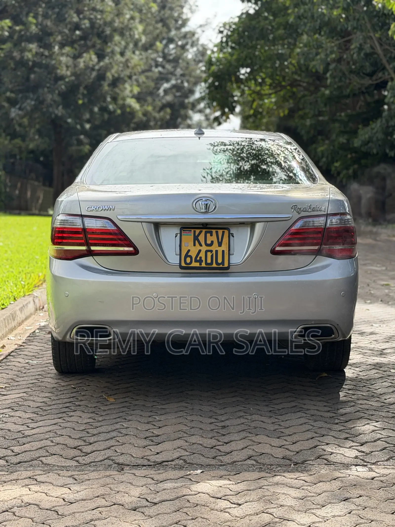 Toyota Crown 2012 Silver