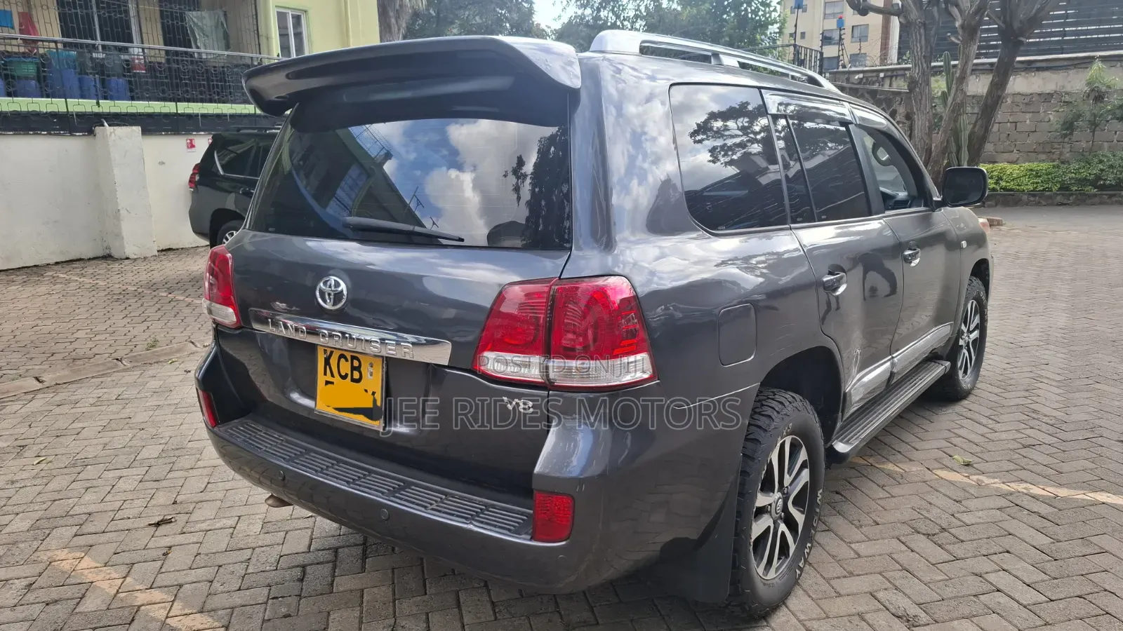 Toyota Land Cruiser 2008 Gray