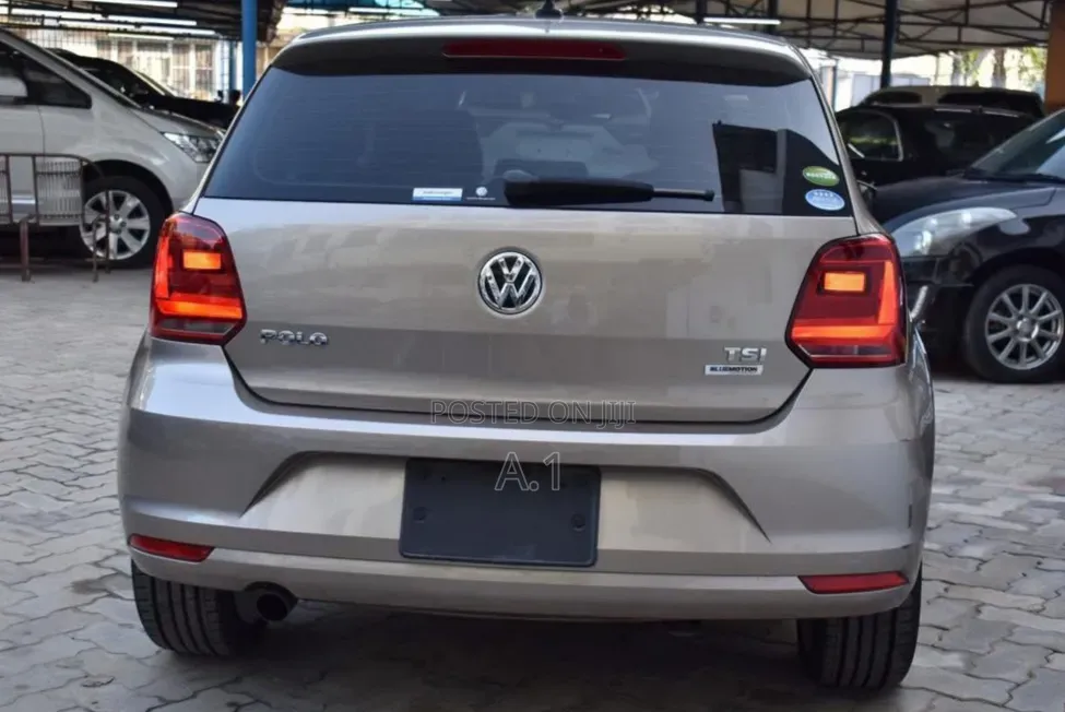 Volkswagen Polo 2019 Gold