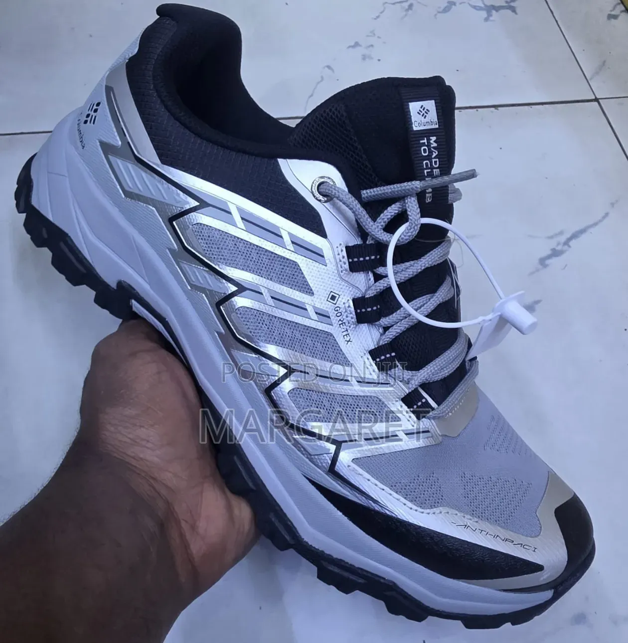 Columbia Sneakers