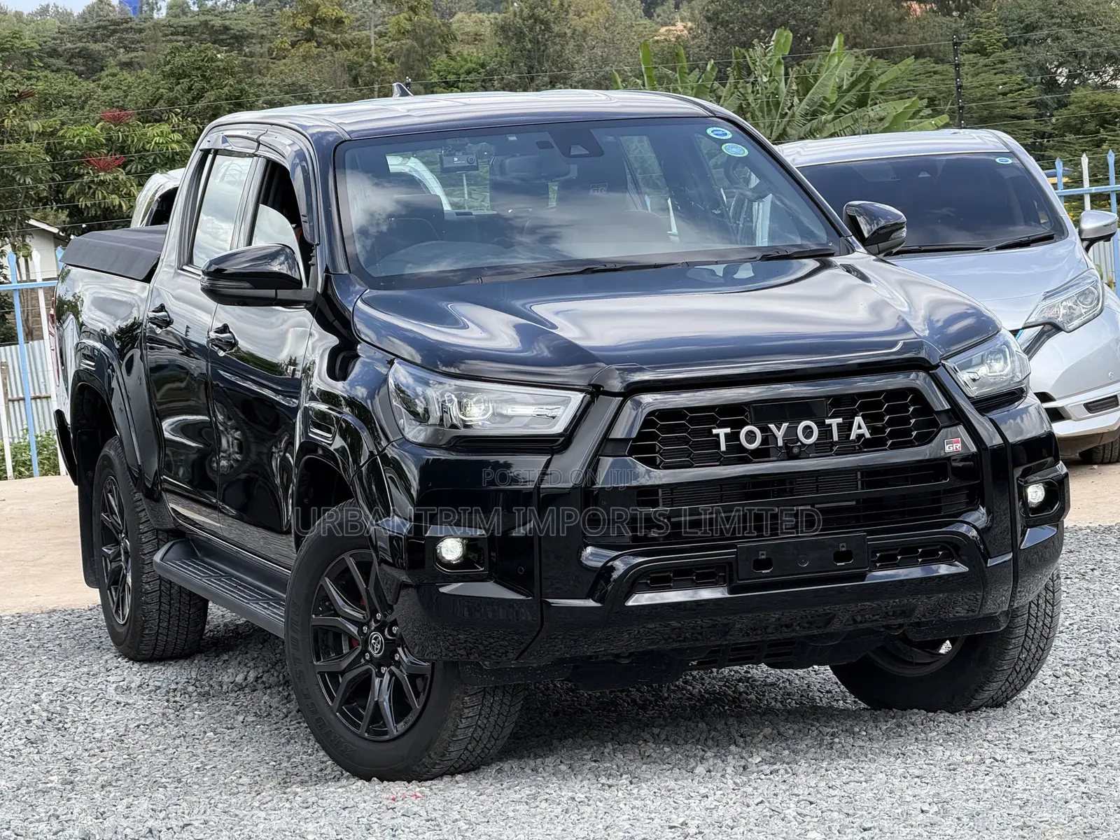 Toyota Hilux 2022 Black