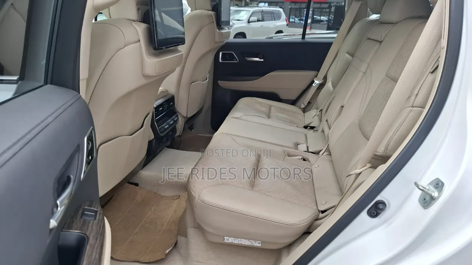 Toyota Land Cruiser 2023 White