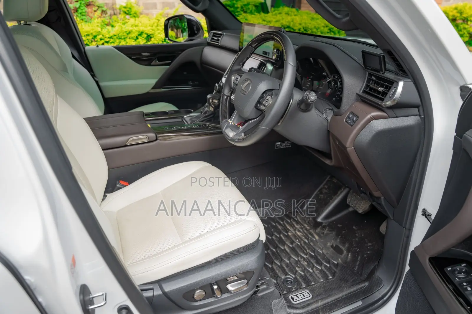 Lexus LX 600 2022 White