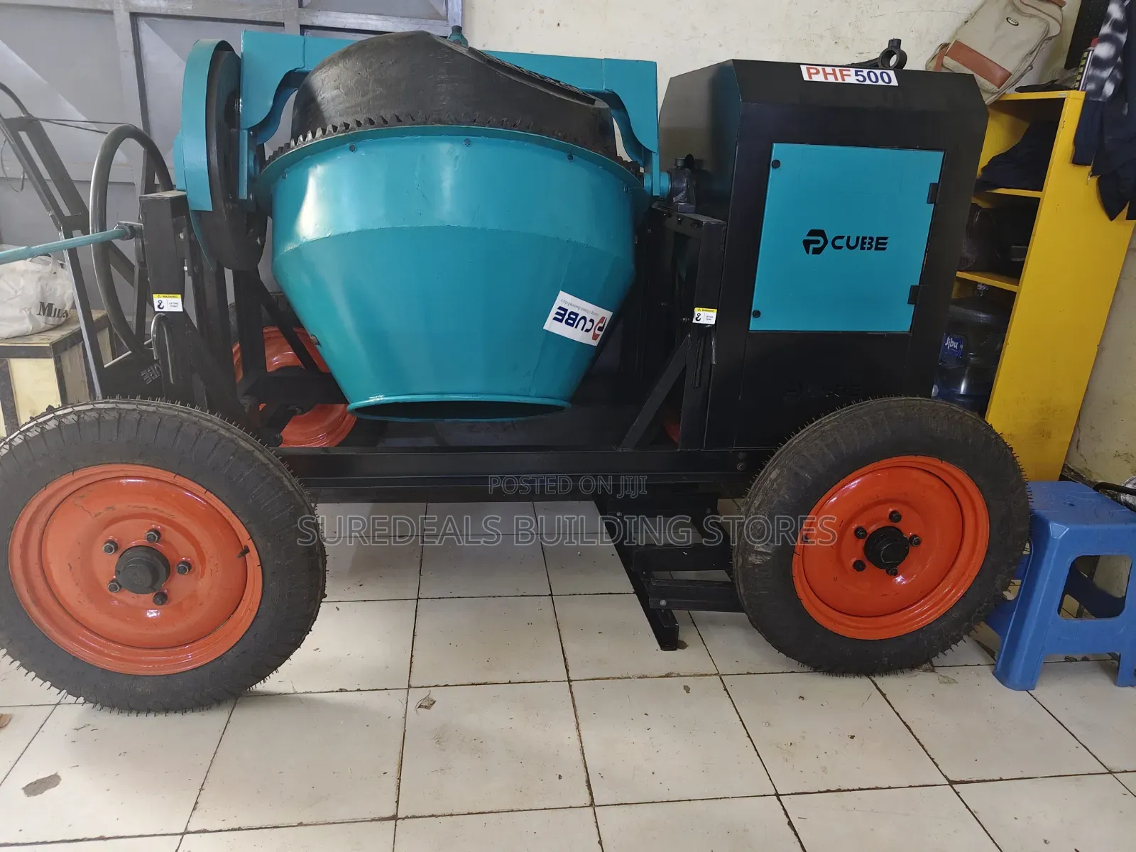 Heavy-Duty Concrete Mixer With a 500-Liter Drum Capacity