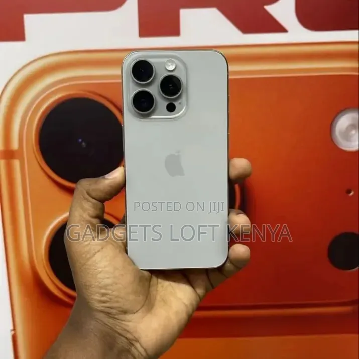New Apple iPhone 15 Pro 128 GB Silver