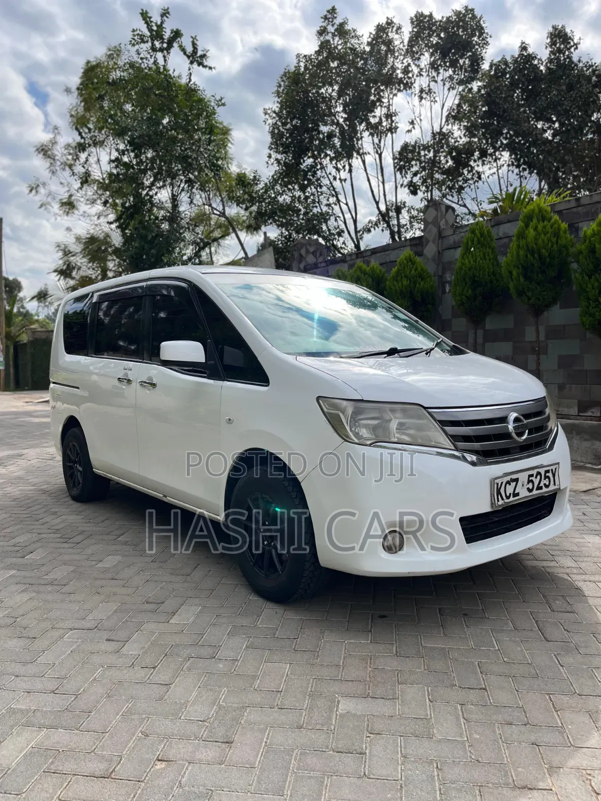 Nissan Serena 2013 White