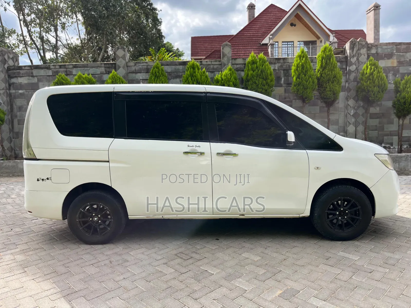 Nissan Serena 2013 White