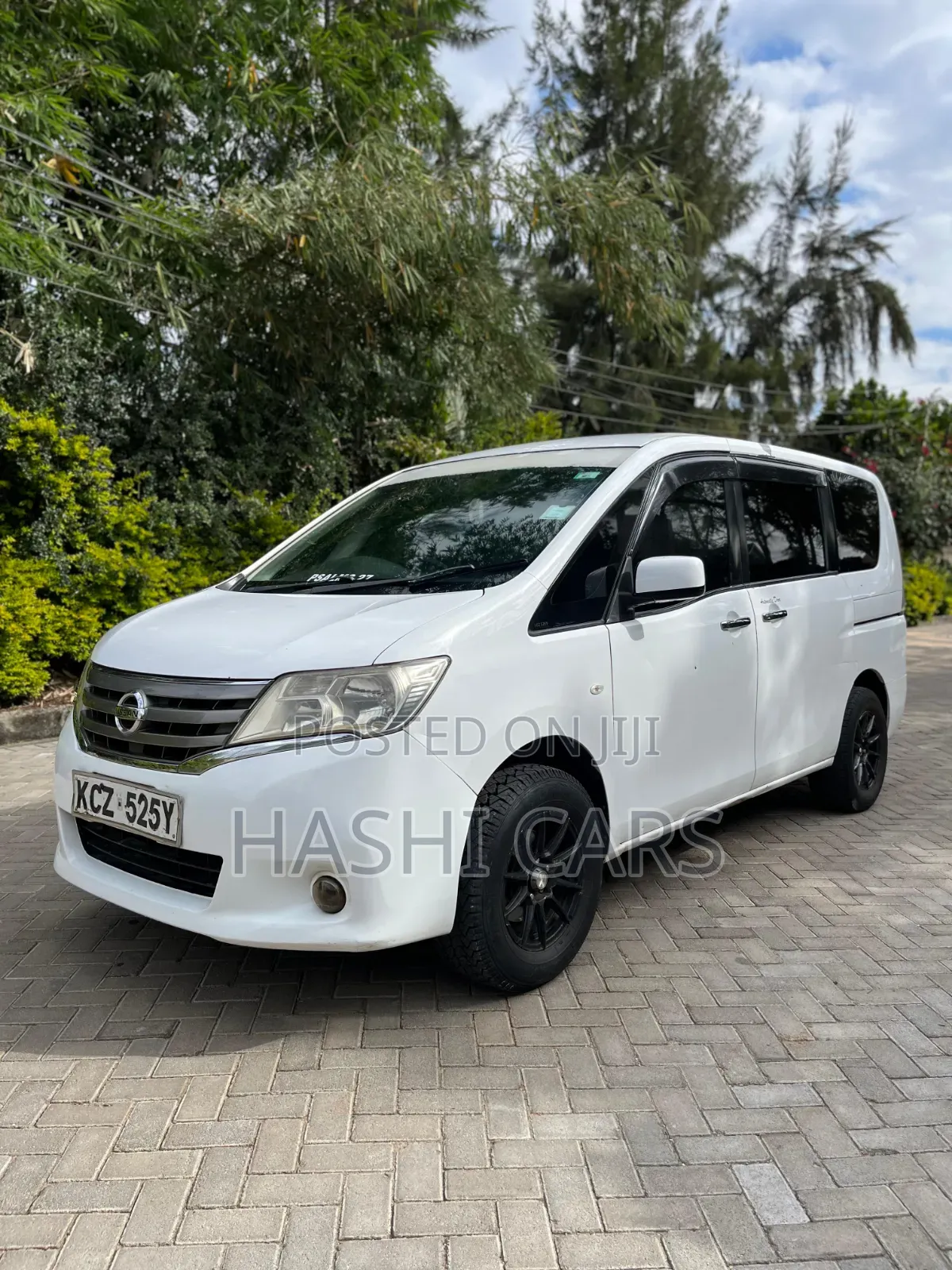 Nissan Serena 2013 White
