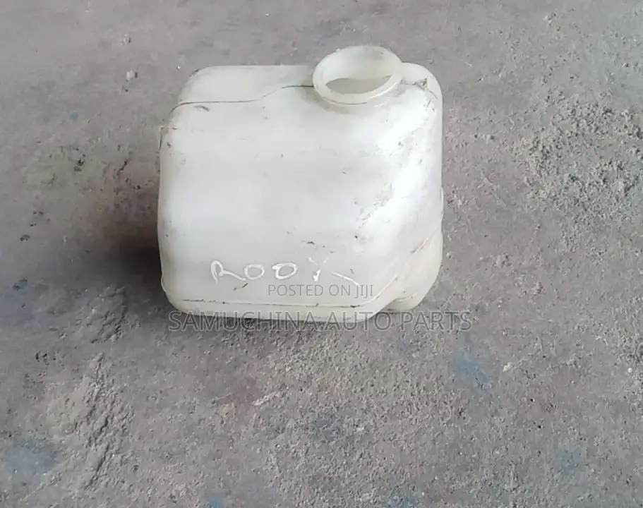 Coolant Reservoir Bottle Nissan Roox