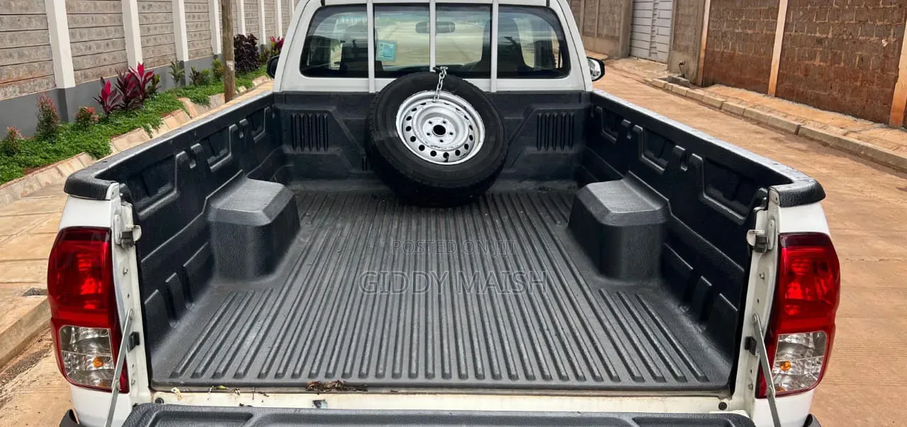 Toyota Hilux Revo Single Cab Deisel 2.4 RWD 2018 White