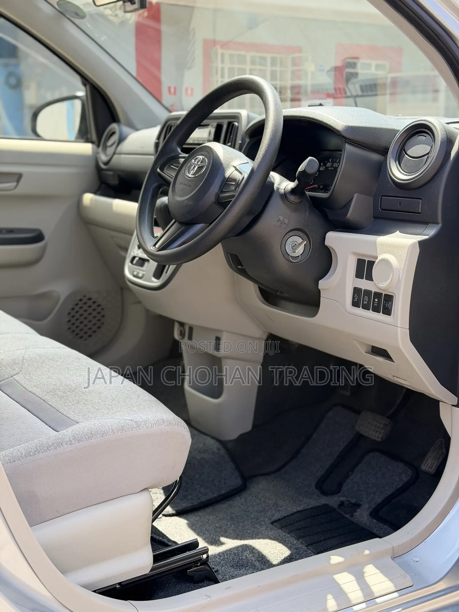 Toyota Passo 1.0 FWD 2018 Silver