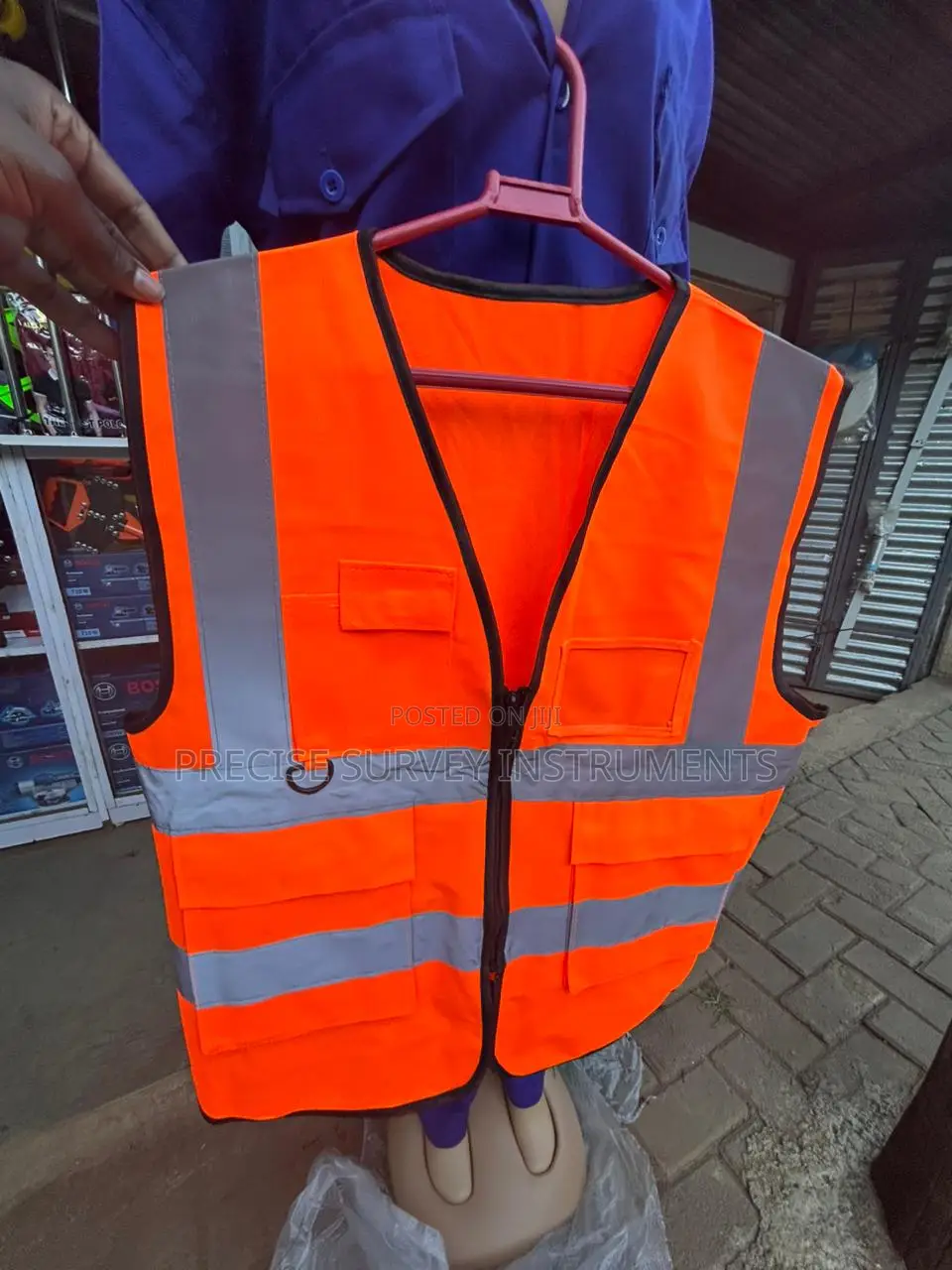Reflective Fieldwork Vest With Secure Utility Compartments