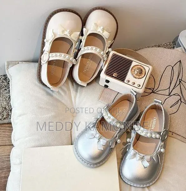 Girls Silver Doll Shoes