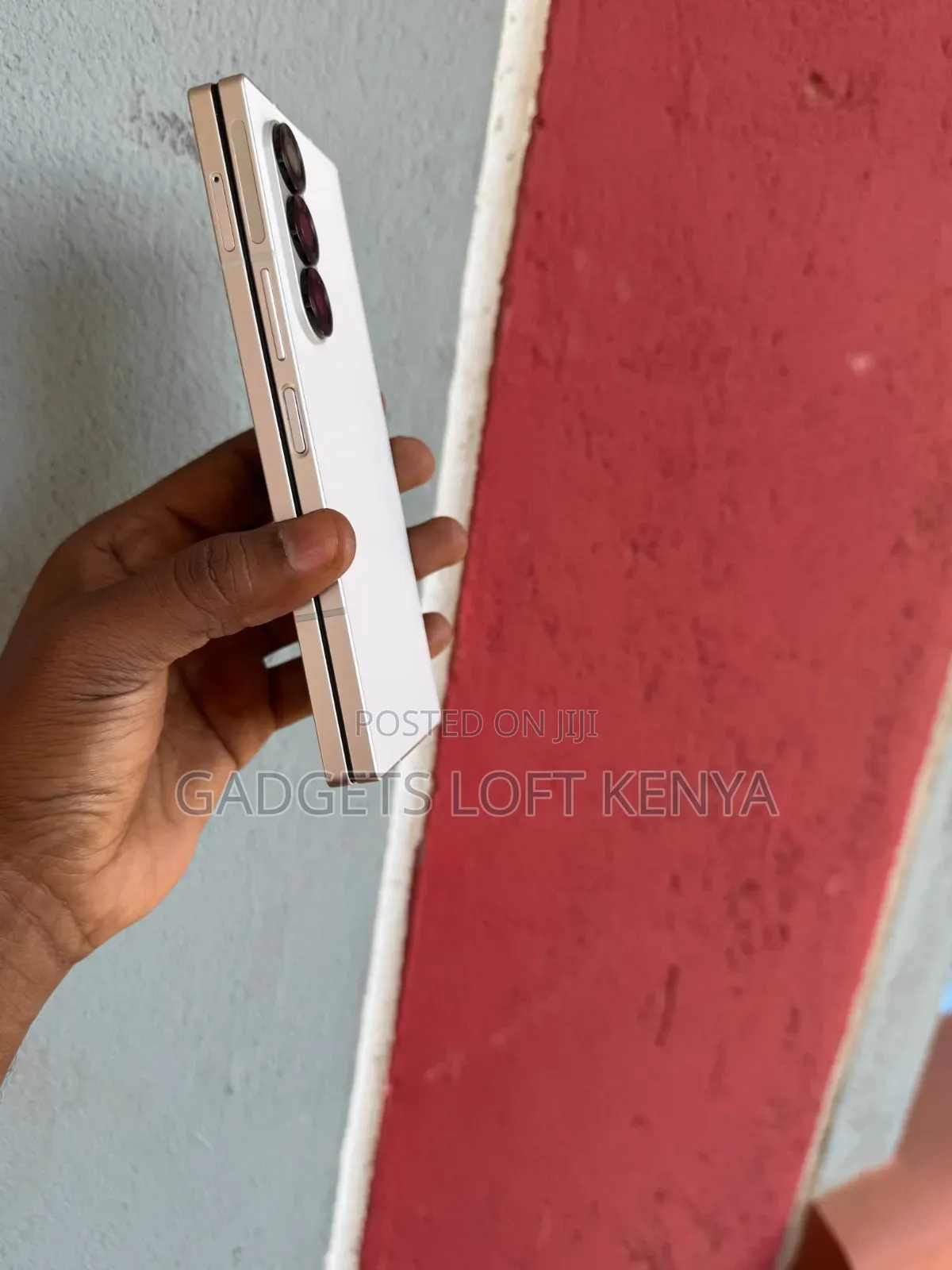 New Samsung Z 16 GB Bronze