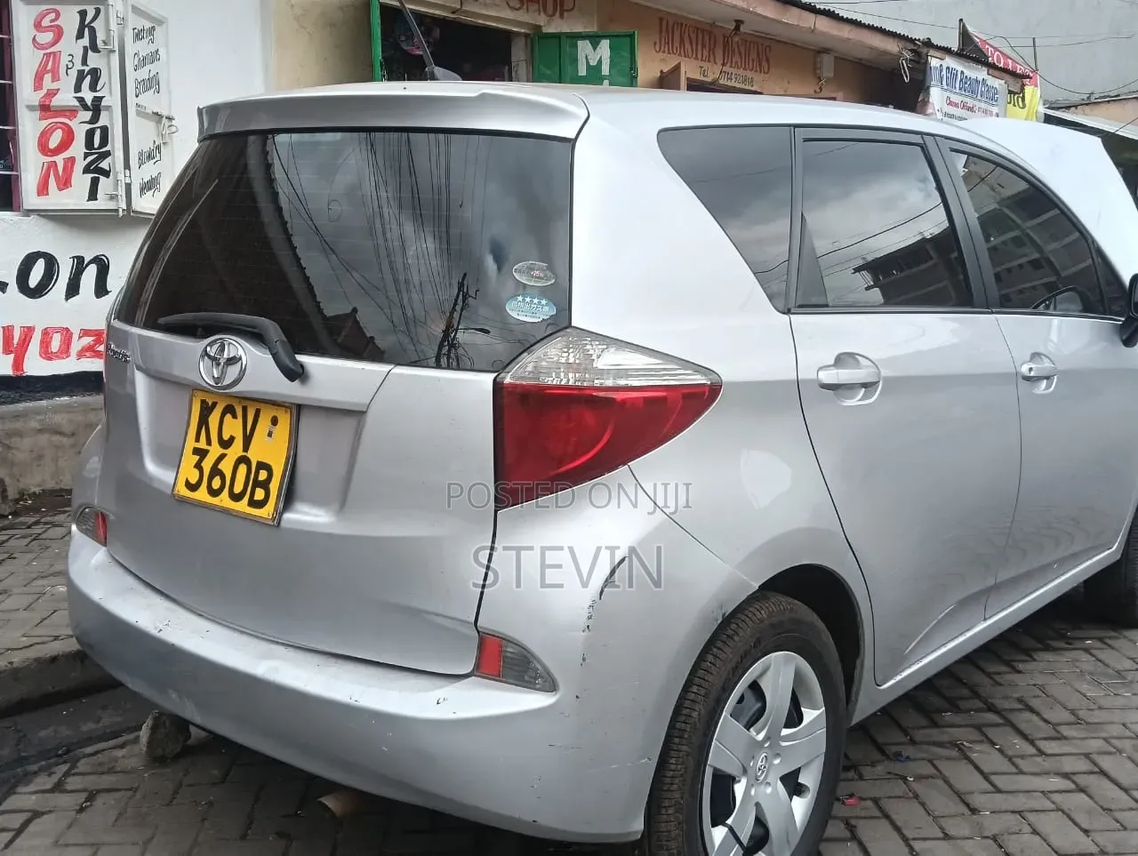 Toyota Ractis 2012 Silver