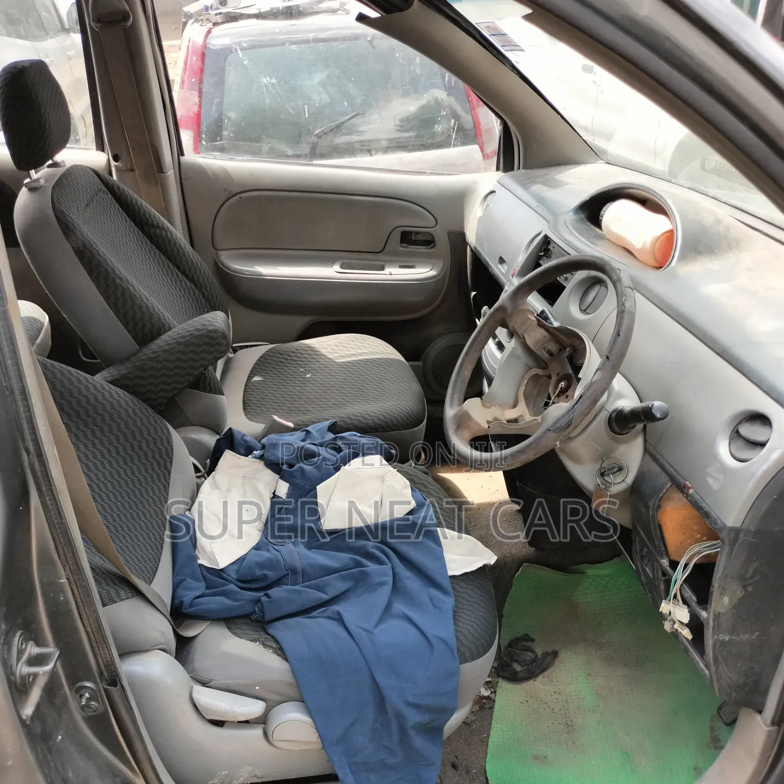 Toyota Sienta 2010 Gray