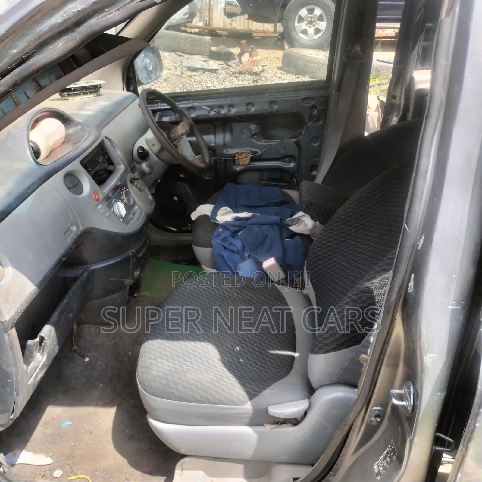 Toyota Sienta 2010 Gray