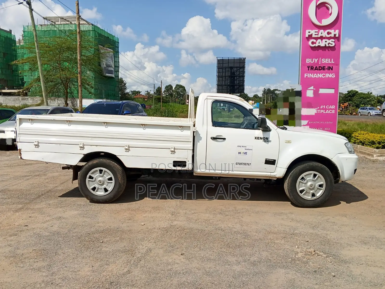 Tata Xenon 2018 White