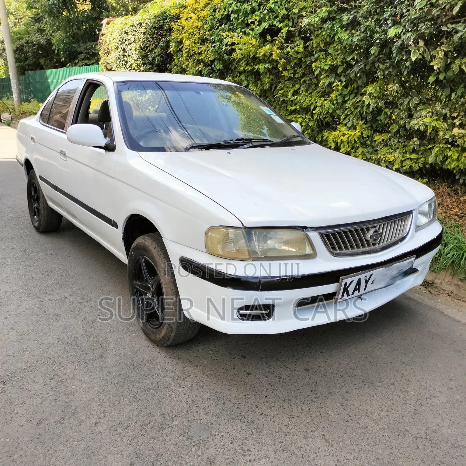 Nissan FB15 2000 White