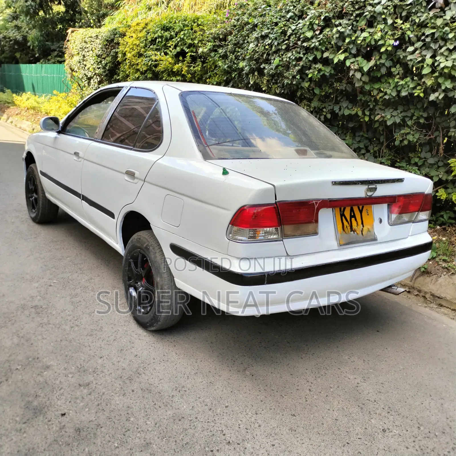 Nissan FB15 2000 White