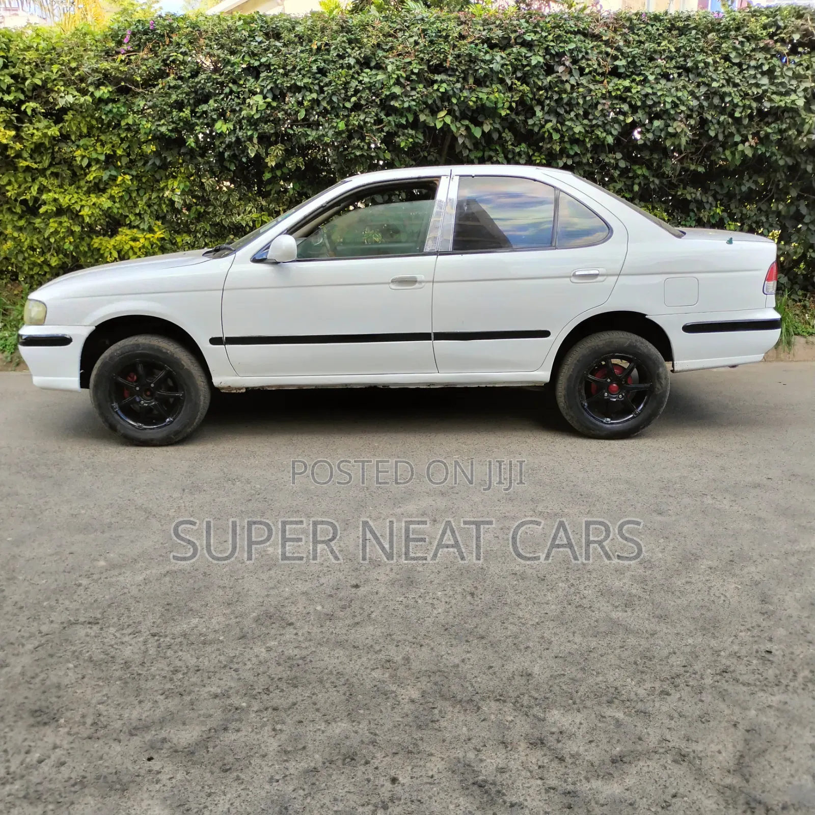 Nissan FB15 2000 White