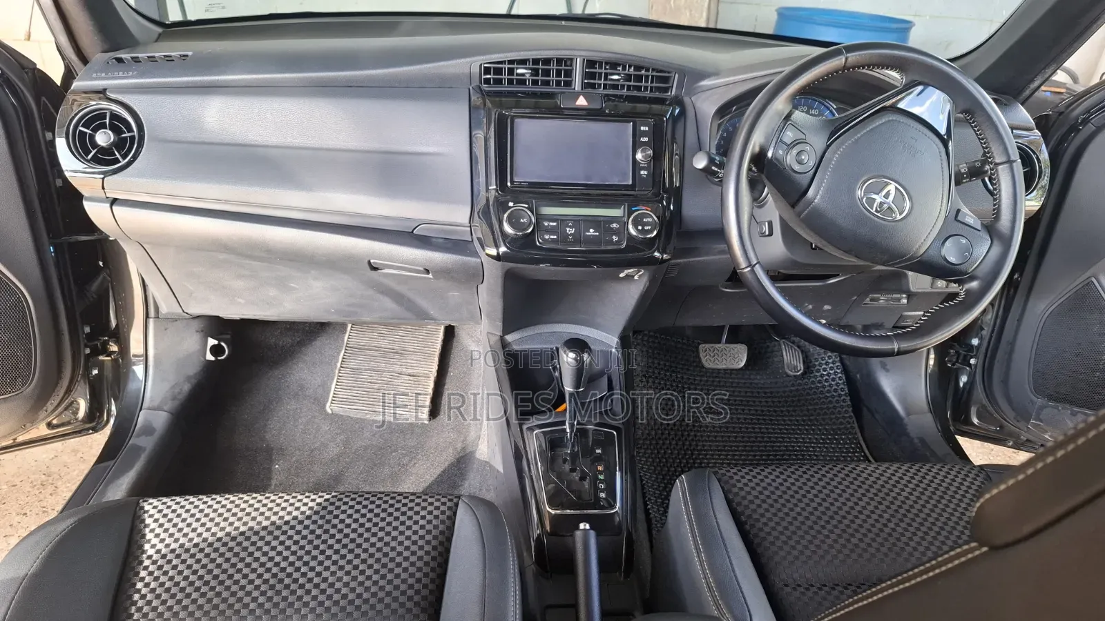 Toyota Corolla Fielder 2017 Black
