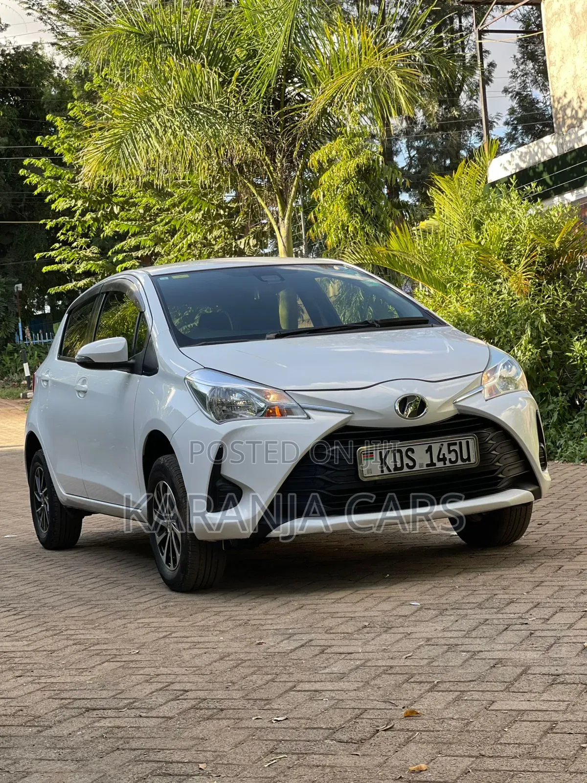 Toyota Vitz 1.0 FWD 5dr 2018 White