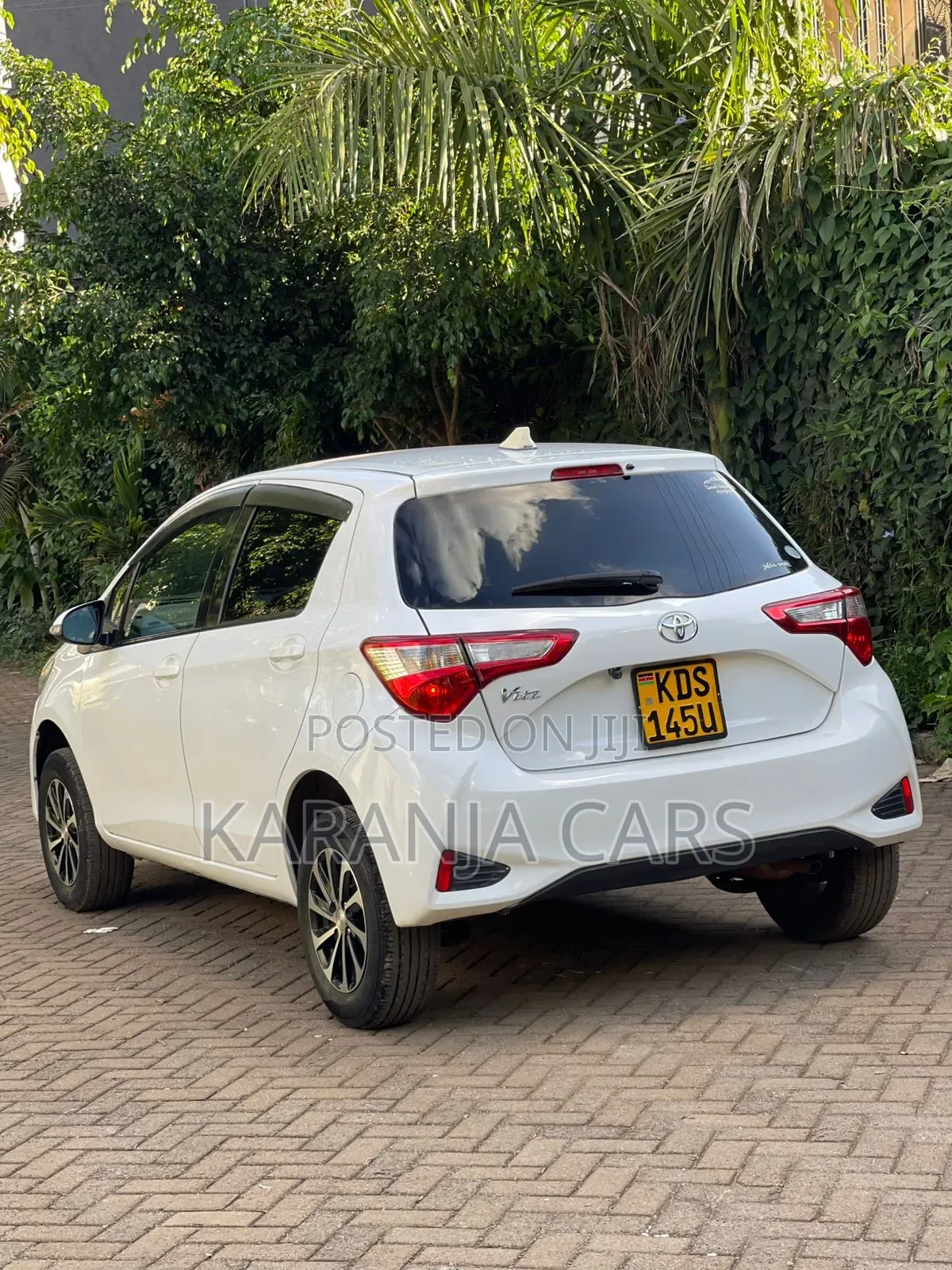 Toyota Vitz 1.0 FWD 5dr 2018 White