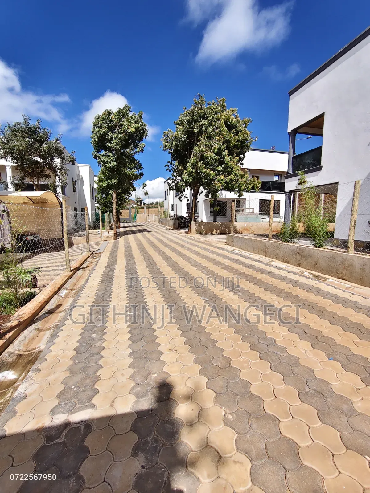 4bdrm Mansion in Kibiko, Kibiku for sale