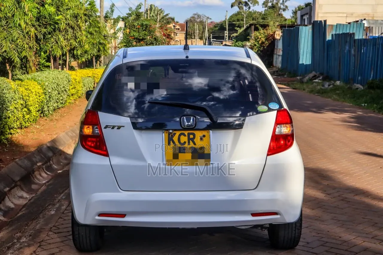 Honda Fit Automatic 2011 White