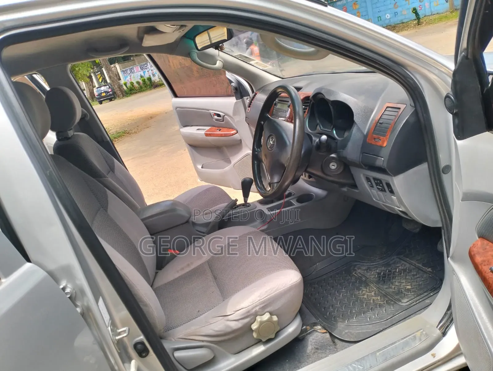 Toyota Hilux 2010 Silver