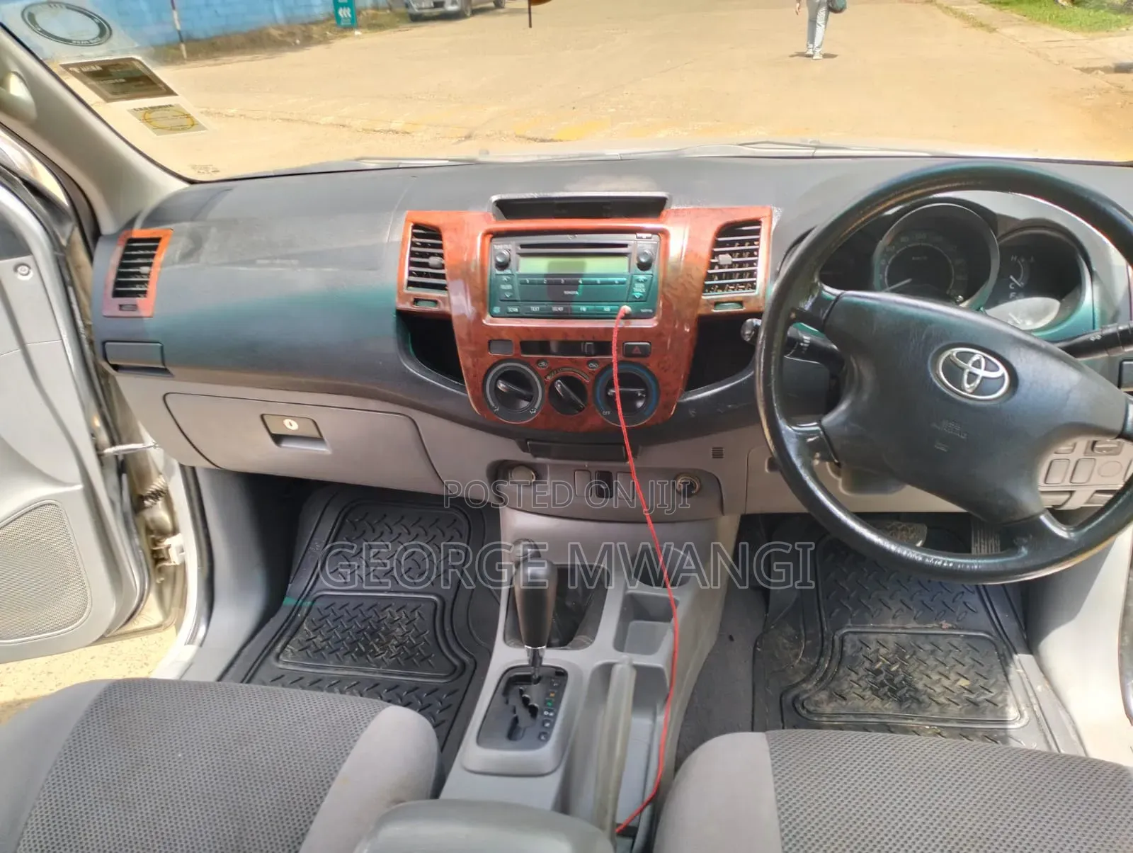 Toyota Hilux 2010 Silver