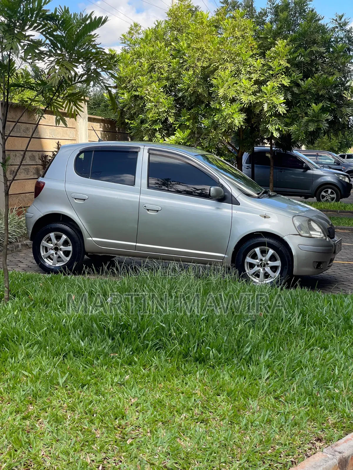 Toyota Vitz 2004 Silver