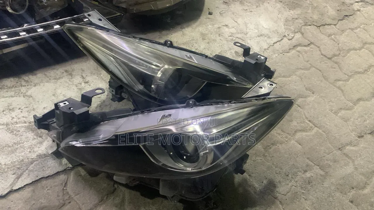 Mazda Axela 2015 Headlights
