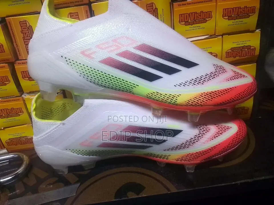 F50 Size 39-42 Football Boos
