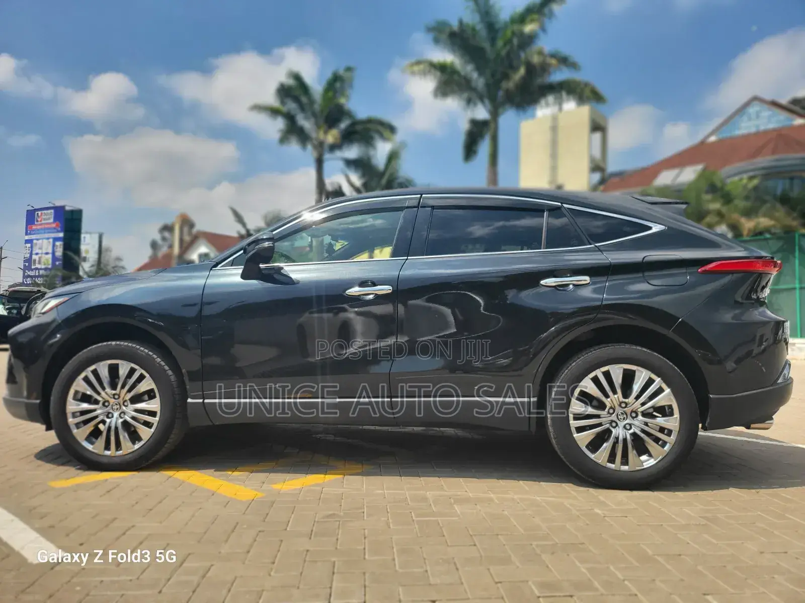 Toyota Harrier 2.0 2020 Black