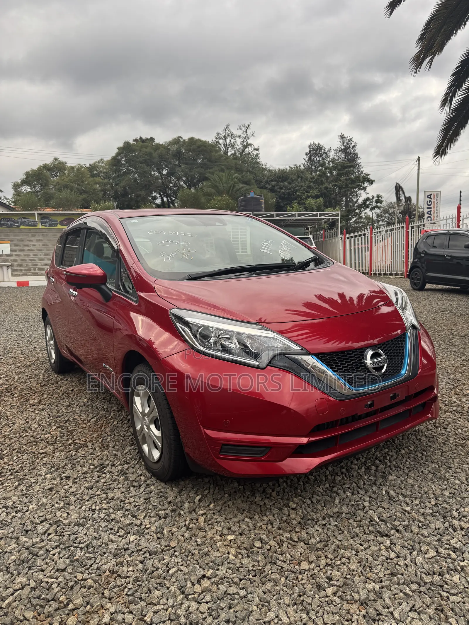 Nissan Note 1.2 Hybrid 2019 Red