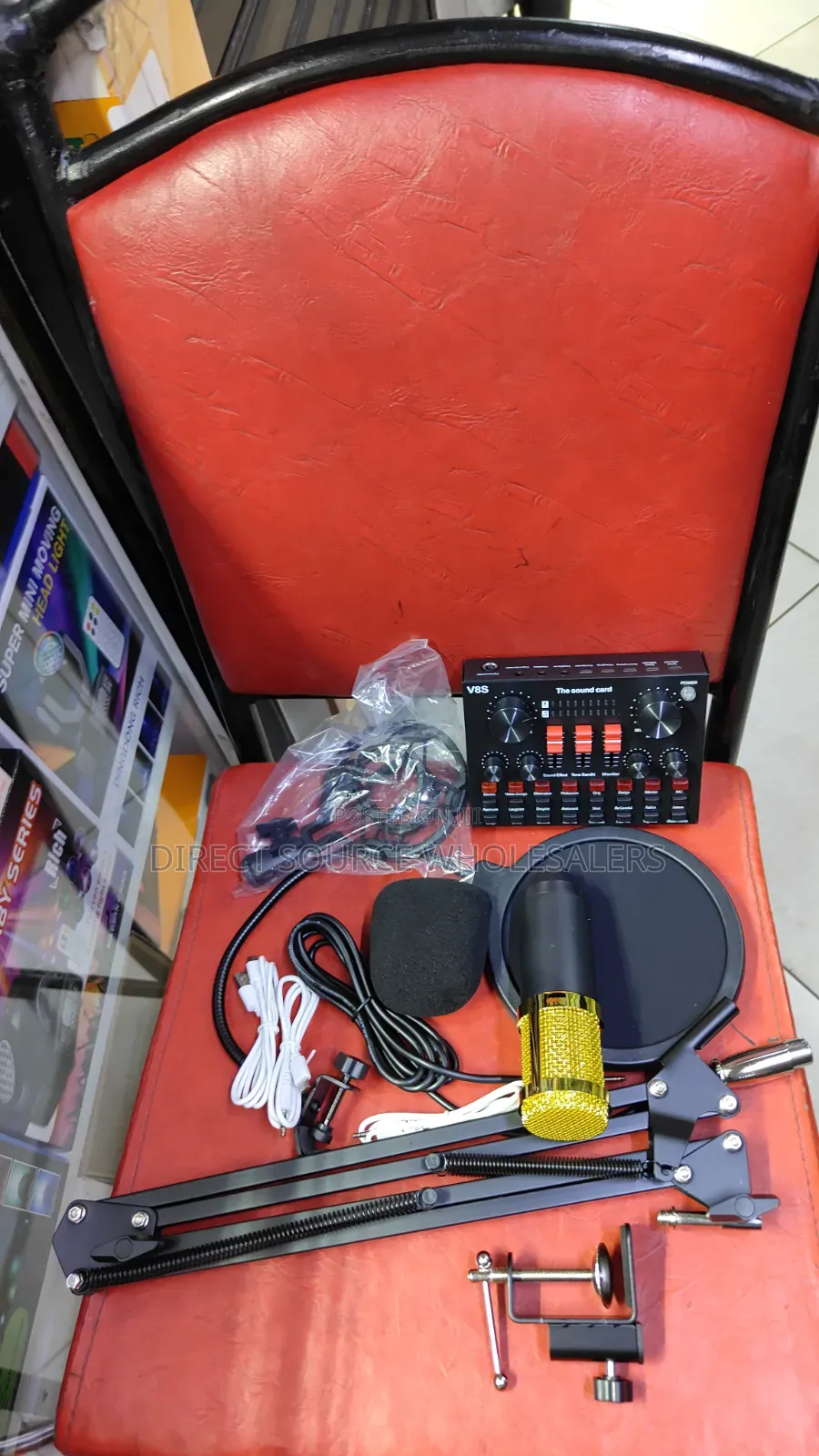V8 Sound Card With Multiple Sound Effects
Clear, Noise-Reduced.