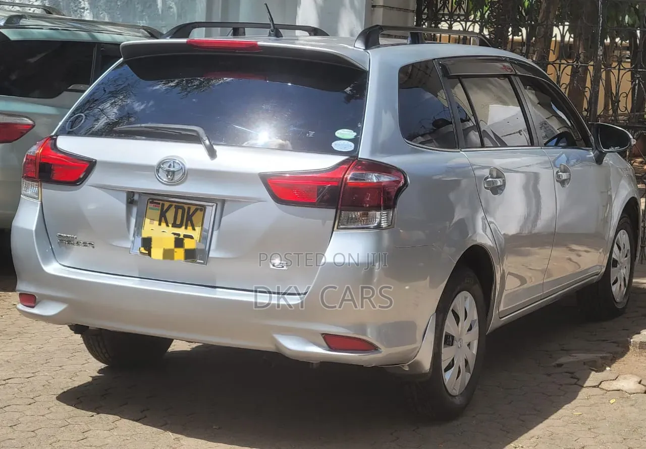 Toyota Corolla Fielder 2015 Silver