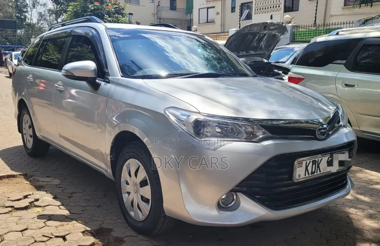 Toyota Corolla Fielder 2015 Silver