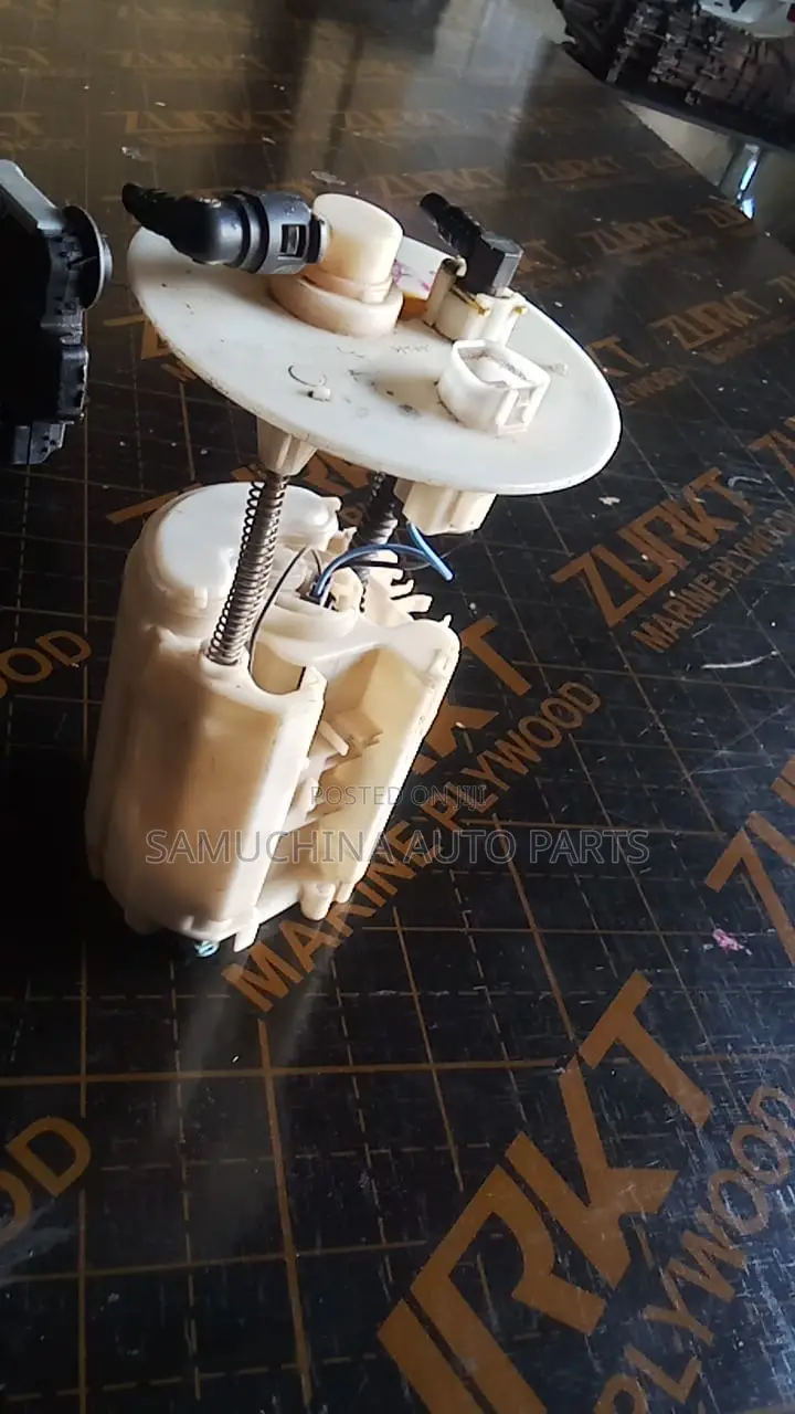 Fuel Pump Nissan Nv200 {With 2pipes}