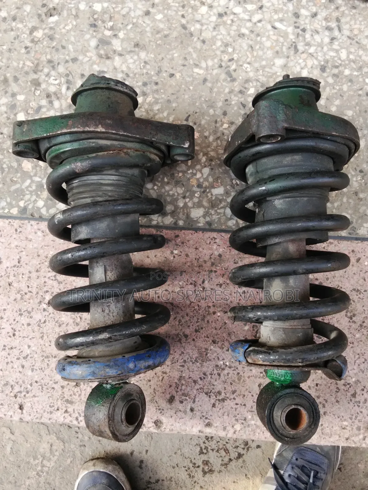 Original Kyb Ex Japan Nissan Liberty Rear Complete Shock Absorbers