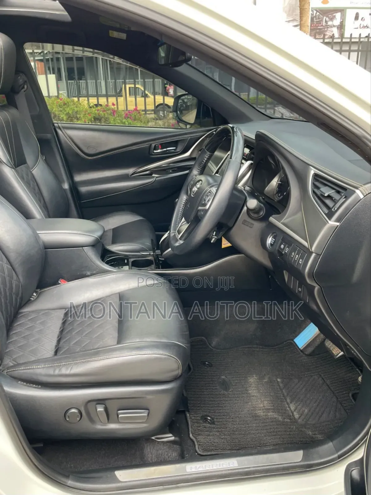 Toyota Harrier 2.0 2018 Pearl